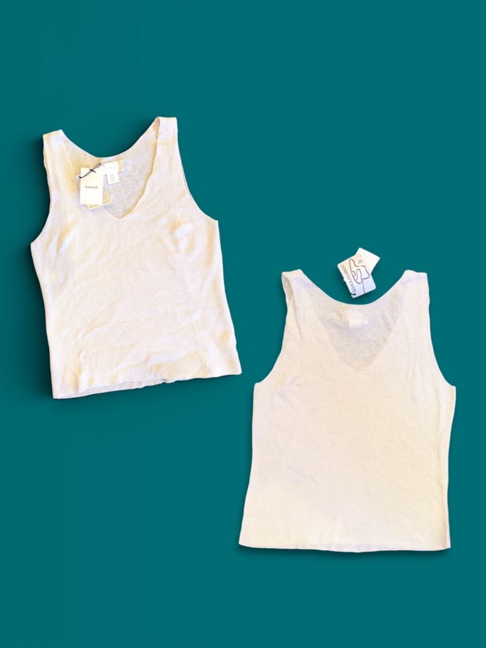 NWT Knititude Lightweight V-Neck Sleeveless Top